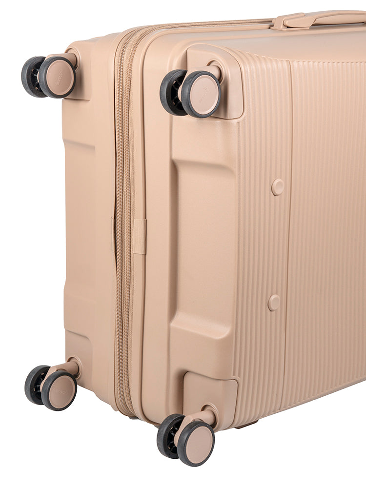 Cellini Qwest Medium 4 Wheel Trolley Case