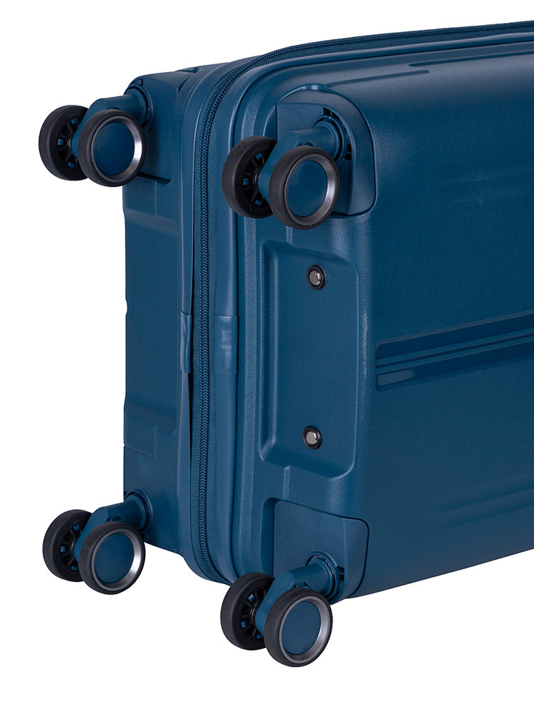 Cellini Xpedition 4 Wheel Carry On Trunk