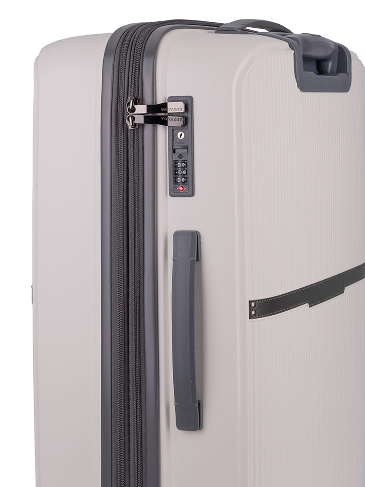 Voyager Traveler Medium 4 Wheel Trolley Case
